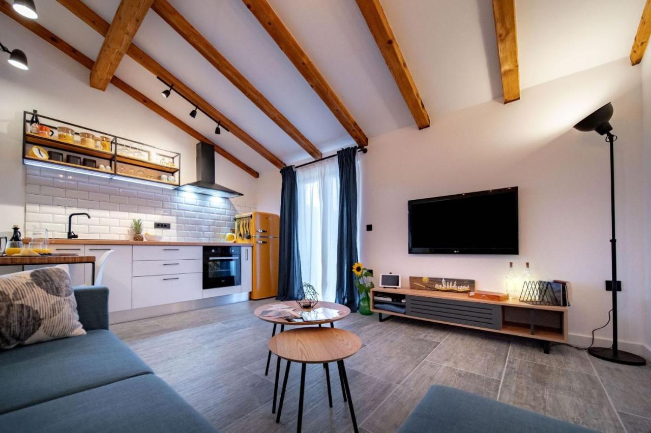 Novouredeni Apartman Marko Mundanije Екстер'єр фото