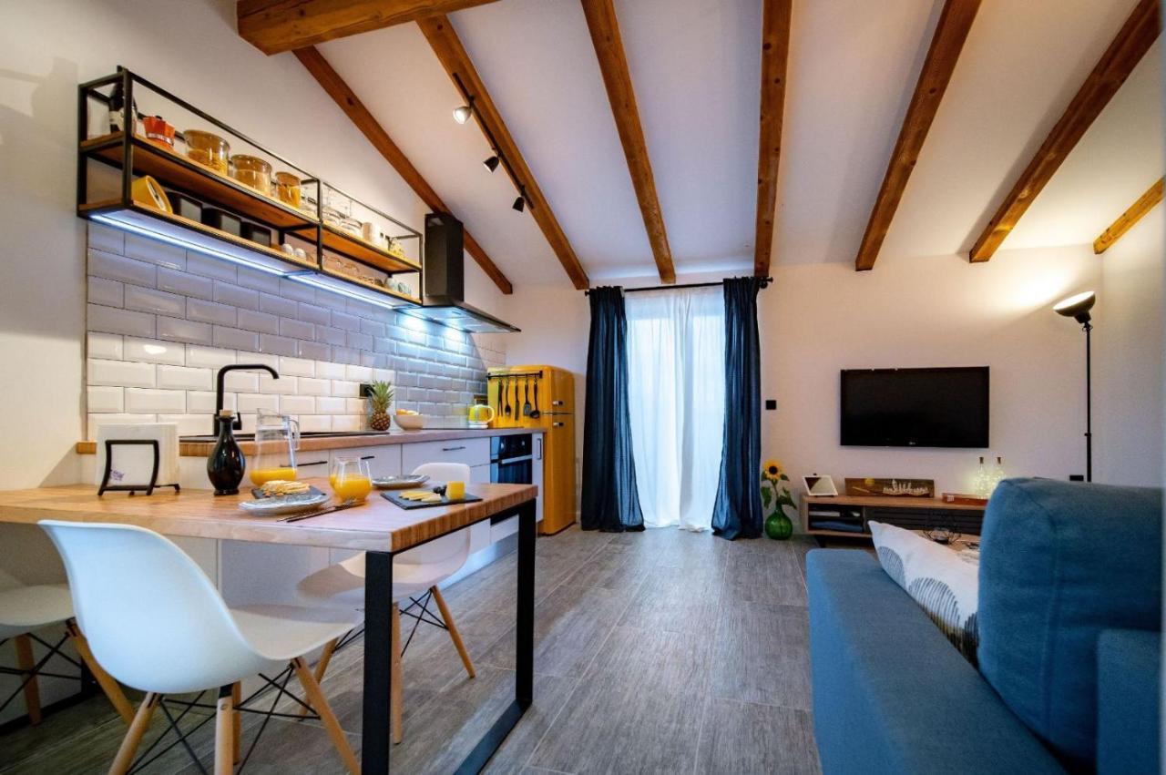 Novouredeni Apartman Marko Mundanije Екстер'єр фото