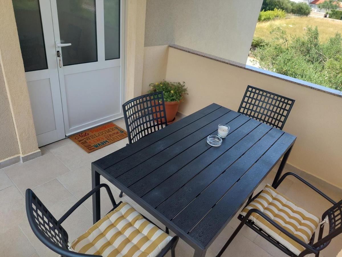 Novouredeni Apartman Marko Mundanije Екстер'єр фото